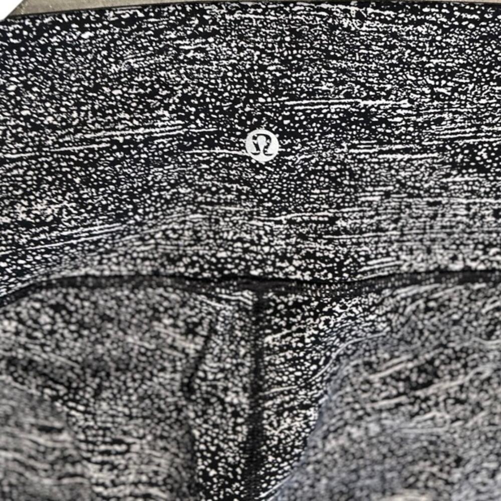 Lululemon Wunder Under Crop High-Rise 17” Luon Suited Jacquard Black White Sz 4